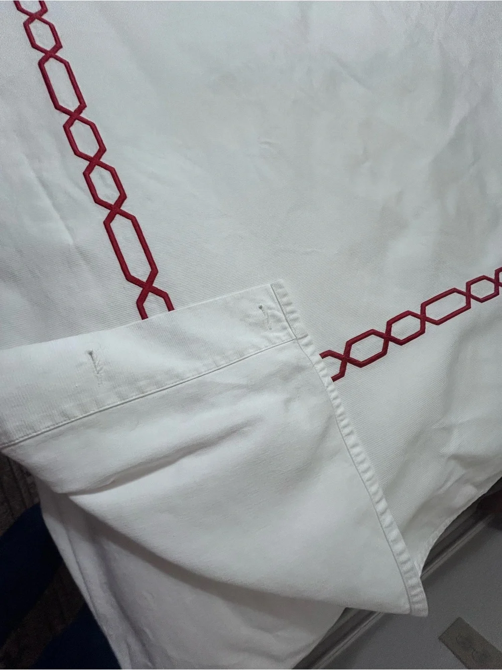 Pottery Barn  hotel shower curtain White Red Embroidery heavy cotton 72x72 in.